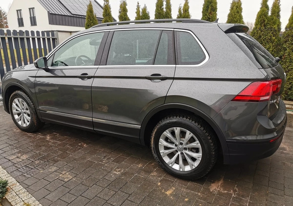 Volkswagen Tiguan cena 125000 przebieg: 40600, rok produkcji 2019 z Józefów małe 121